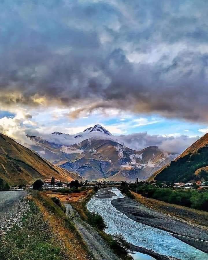 Veriko'S Guest Hause Kazbegi Bagian luar foto